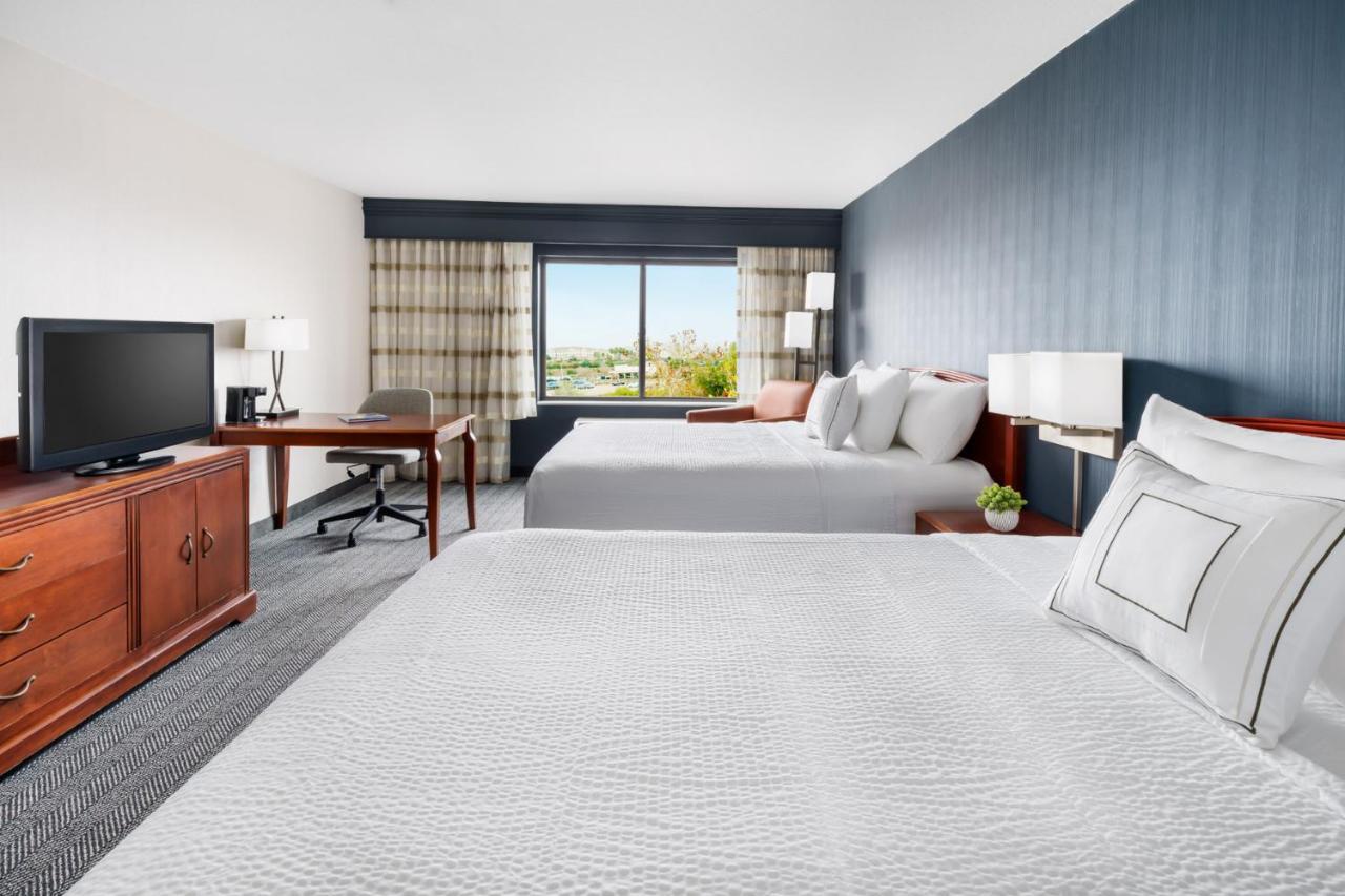 Courtyard By Marriott Sacramento Folsom Hotell Eksteriør bilde